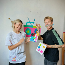 podcast_play_button_description CEĻĀ UZ MĀJĀM