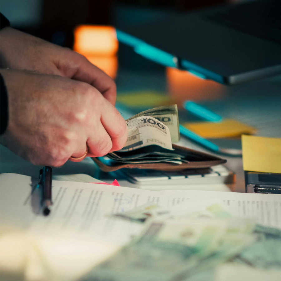 <p>Identificēti simtiem &ldquo;naudas mūļu&rdquo; no Latvijas</p>