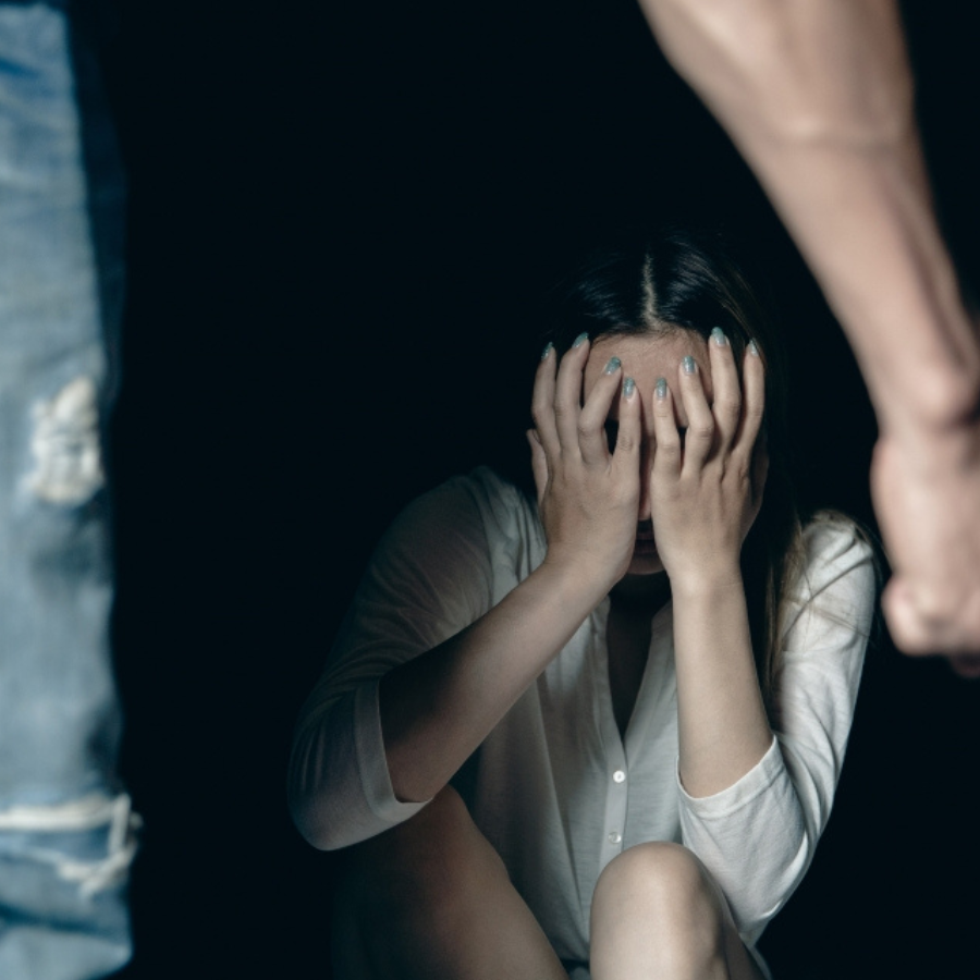 <p>PVO: veselības aprūpei jākļūst par dro&scaron;u pirmo pieturvietu vardarbībā cietu&scaron;ām sievietēm un meitenēm</p>