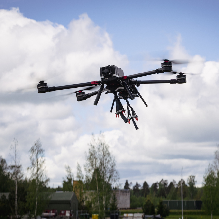 <p>Rīgā atklāts Baltijā lielākais iek&scaron;telpu dronu mācību centrs</p>