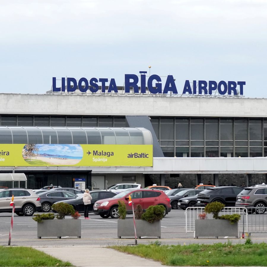 <p>Informē par Rīgas lidostas attīstības plānu&nbsp;</p>