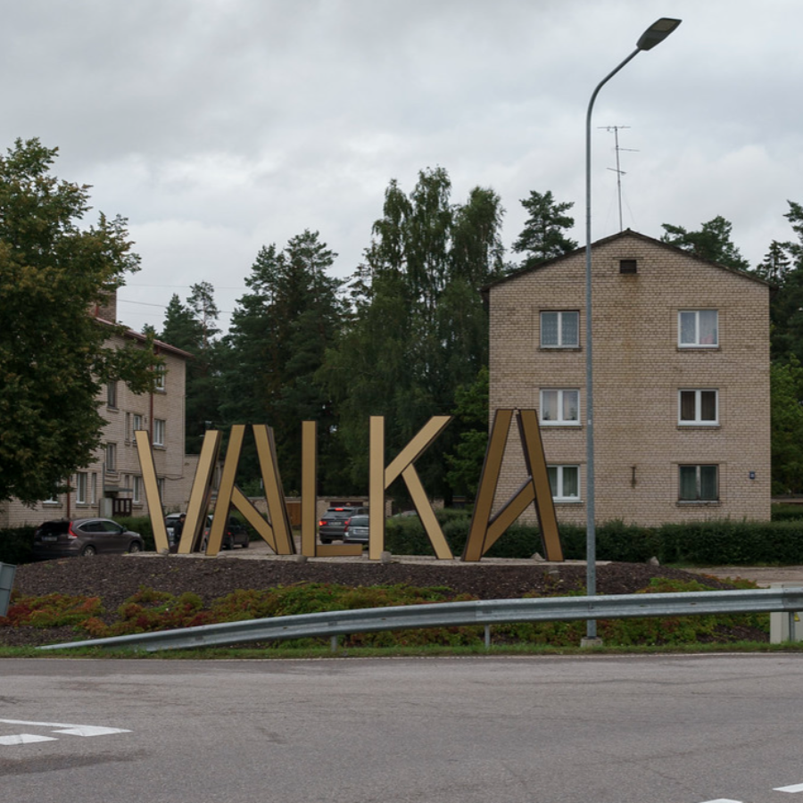 <p>Iespējamā ES fondu izkrāp&scaron;anā apsūdz trīs Valkas pa&scaron;valdības amatpersonas</p>
