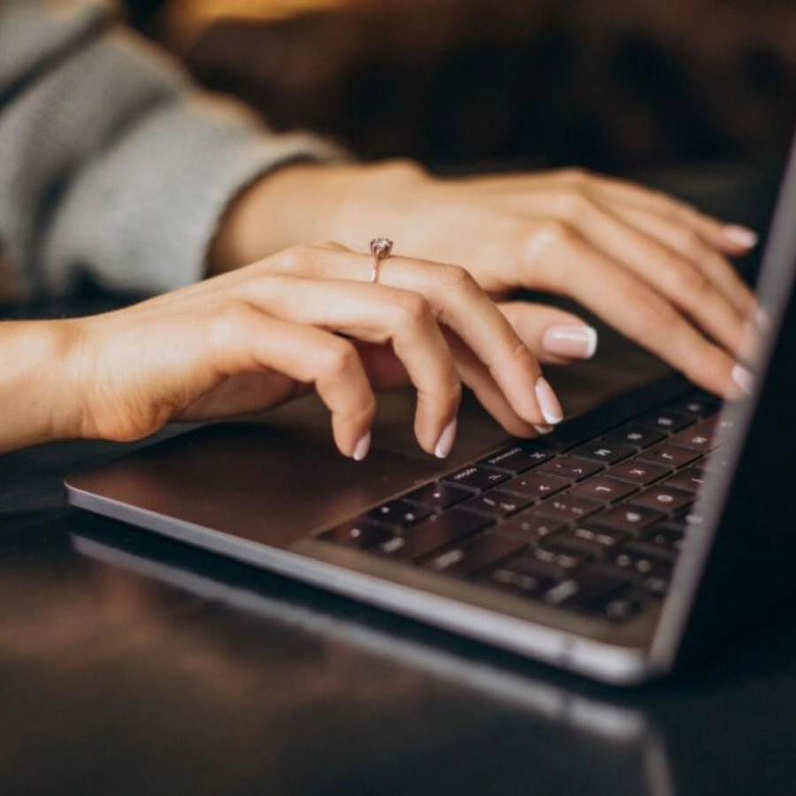 <p>Kāda bankas darbiniece 17 gadus veikusi nelikumīgas mahinācijas</p>