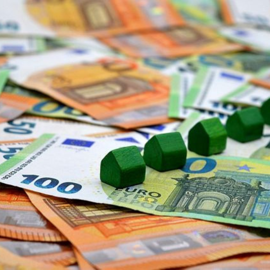 <p>Hipotekāro aizdevumu pievienotā procentu likme astoņos mēne&scaron;os samazināta 9356 kredītiem</p>