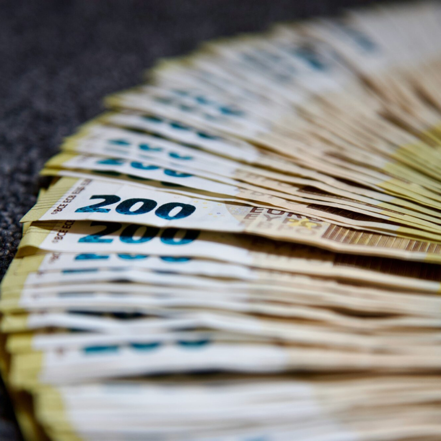 <p>Valsts uzņēmumu valžu un padomju locekļi pērn algā saņēmu&scaron;i 24 miljonus eiro</p>