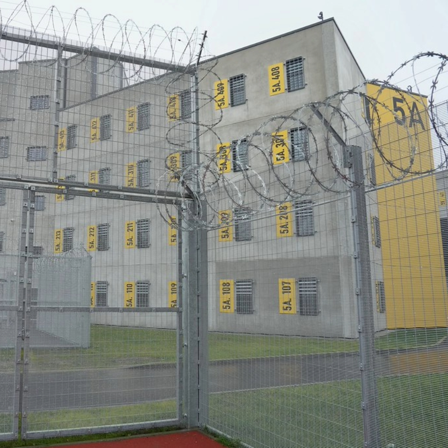 <p>Oficiāli atklāj jauno Liepājas cietumu</p>