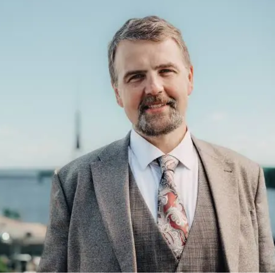 <p>Ap&scaron;auba iespēju Krievijas armijas ģenerāļiem mobilizēties Putina gā&scaron;anai</p>