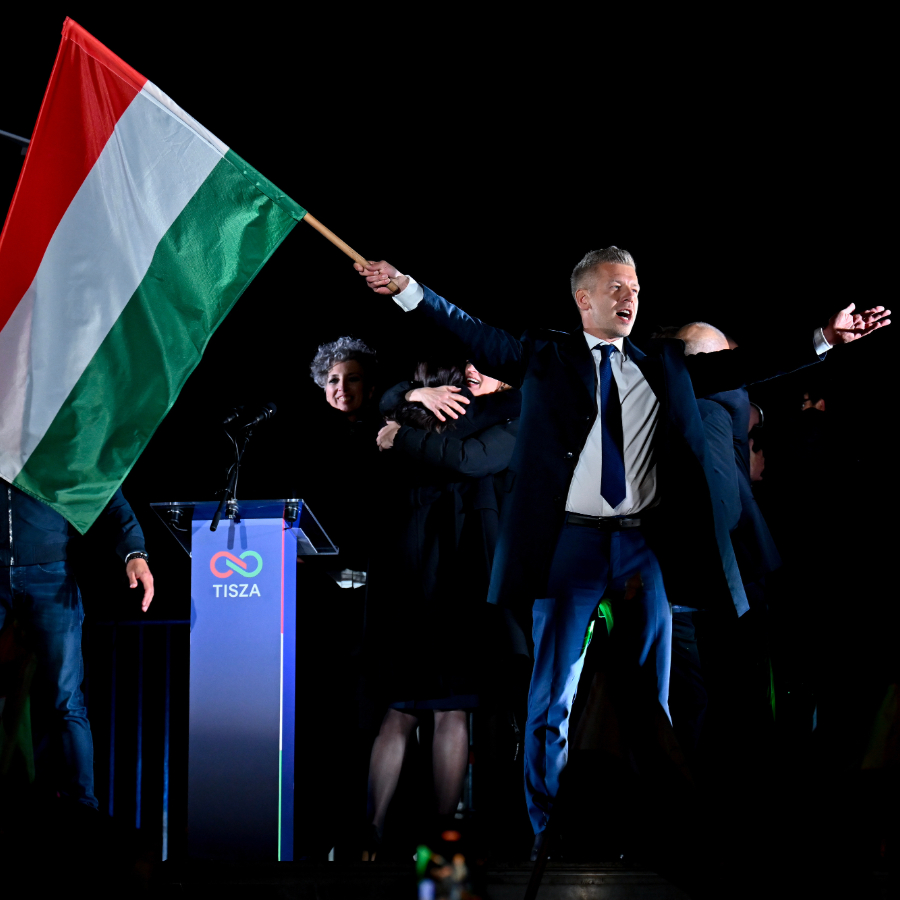 <p>Ungārijas parlamenta vēlē&scaron;anās uzvarējusi opozīcijas partija "Tisza"</p>