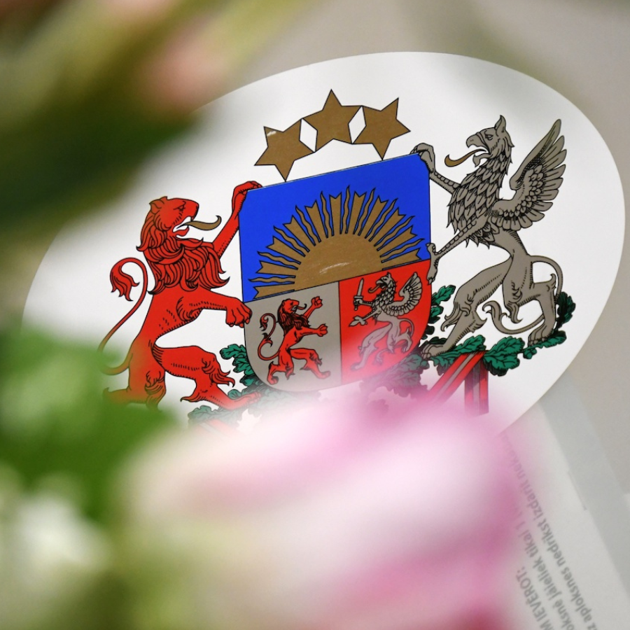 <p>Vēlē&scaron;anu sistēmas izstrādi nodod LMT, "Tet" un "Latvijas valsts meži"</p>