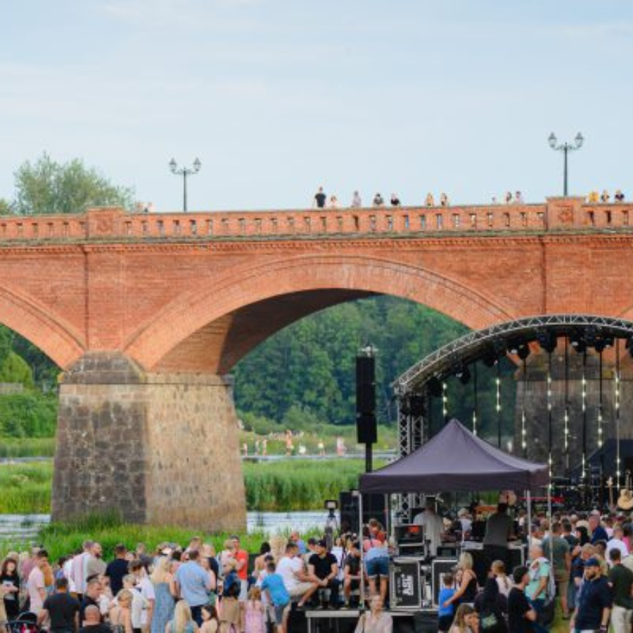 <p>Kuldīgā ieviesīs nodevu par tūristu uzņem&scaron;anu. Vai nodeva gaidāma citās pilsētās?</p>