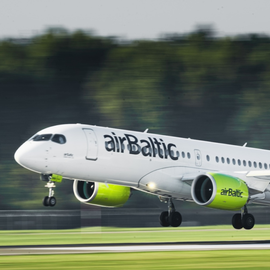 <p>Pēc ultimātiem, apvainojumiem un valdības kri&scaron;anas draudiem "airBaltic" tomēr tiek pie valsts īstermiņa aizdevuma</p>