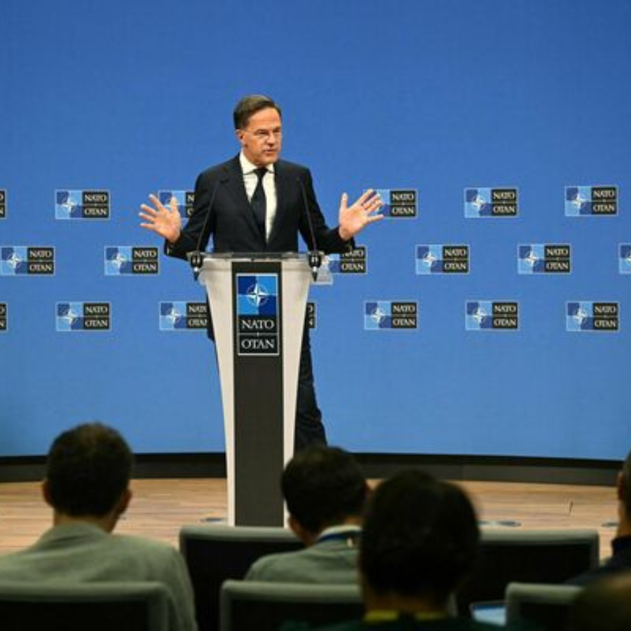 <p>Avoti: NATO apspriež iespēju atteikties no ikgadējiem samitiem</p>