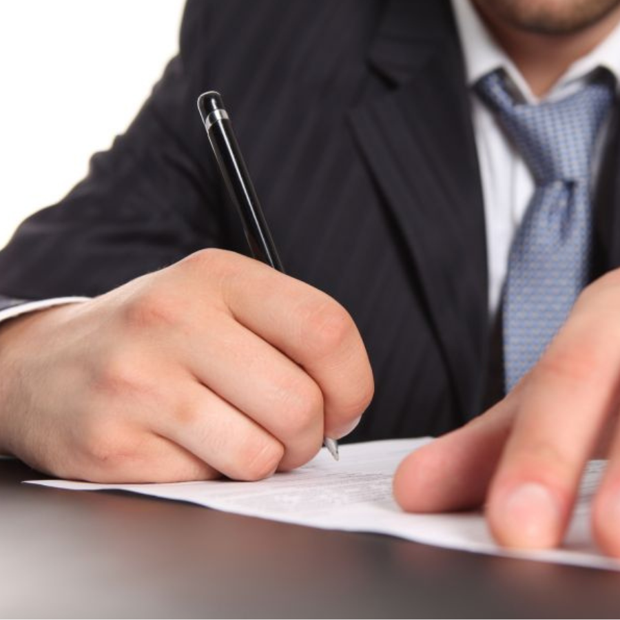 <p>Termiņuzturē&scaron;anās atļauju saistī&scaron;ana ar nekustamā īpa&scaron;uma iegādi rada dro&scaron;ības riskus</p>