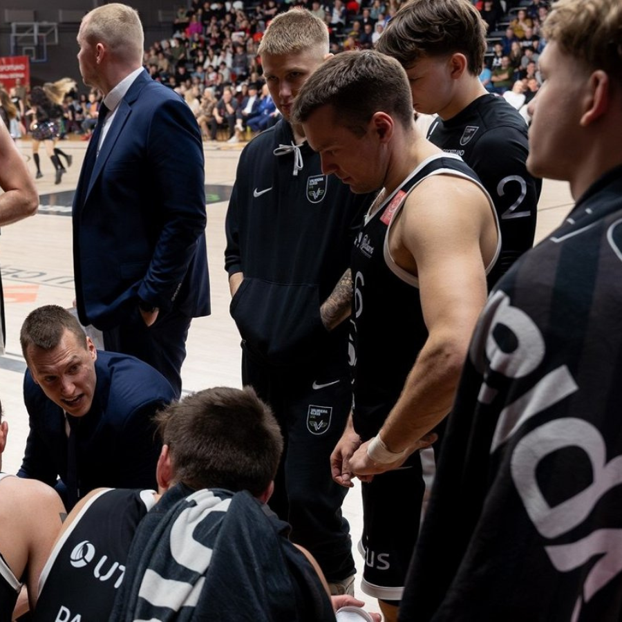 <p>"Valmiera Glass"/ViA basketbolisti pirmo reizi kļūst par Latvijas-Igaunijas līgas čempioniem</p>