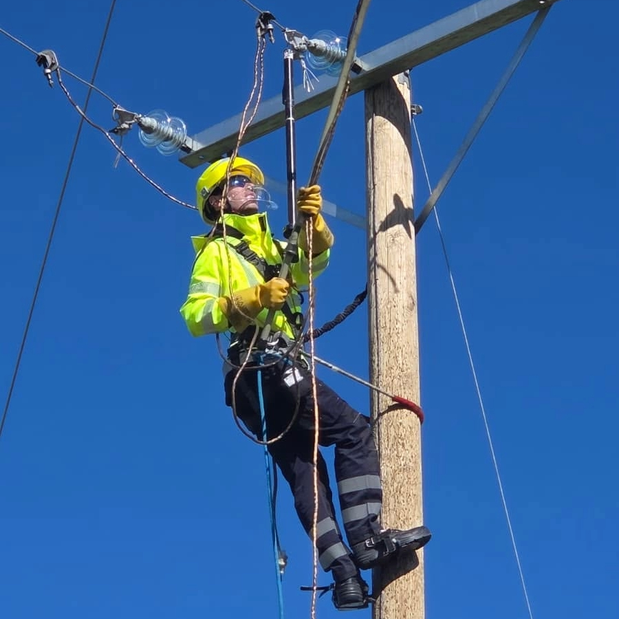 <p>Četras dienas pēc vētras bez elektrības Latvijā vēl aptuveni 6800 klientu</p>
