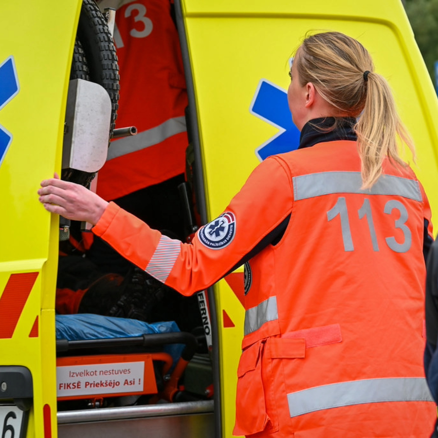 <p>Mediķi aicina veselības problēmu gadījumā nepaļauties uz mākslīgā intelekta ieteikumiem</p>