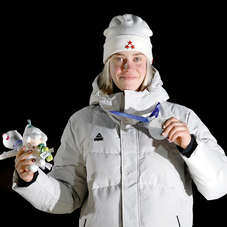 <p>Otrdien Latvijā atgriežas sudraba medaļniece un citi renes sportisti</p>