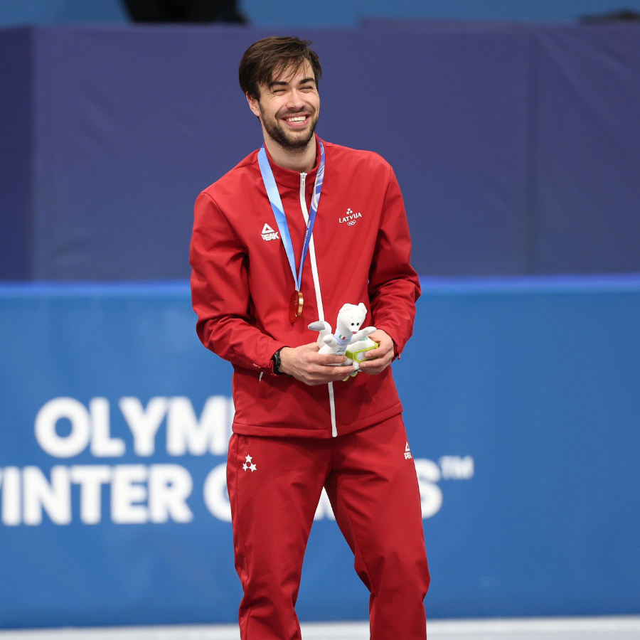 <p>Krūzbergs izcīna bronzas medaļu olimpisko spēļu &scaron;orttreka sacensībās</p>