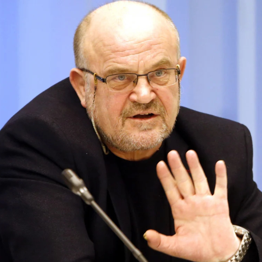 <p>Eksdeputātam Ādamsonam par spiego&scaron;anu Krievijas labā piespriež cietumsodu</p>