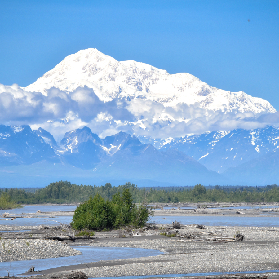 <p>Ekspedīcijas dalībnieks: Denali bojāgāju&scaron;ie nokrita aptuveni 300 metrus pa stāvu sniega un ledus nogāzi</p>