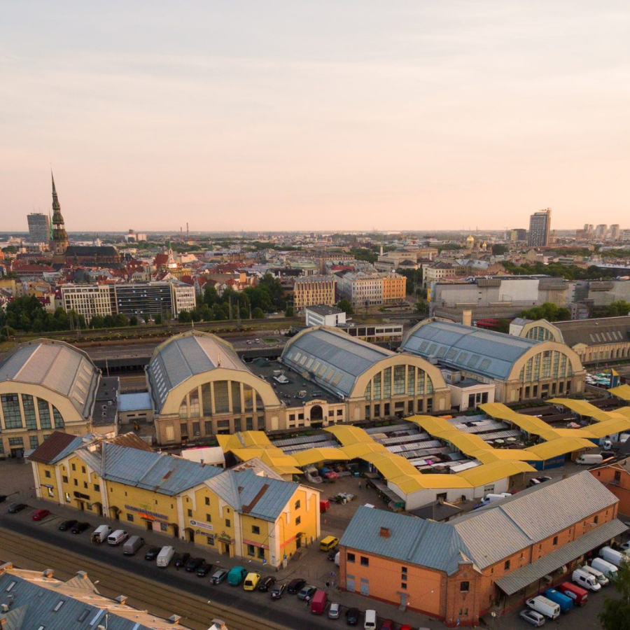 <p>Sliktā tehniskā stāvokļa dēļ slēdz Rīgas Centrāltirgus Gaļas paviljonu</p>