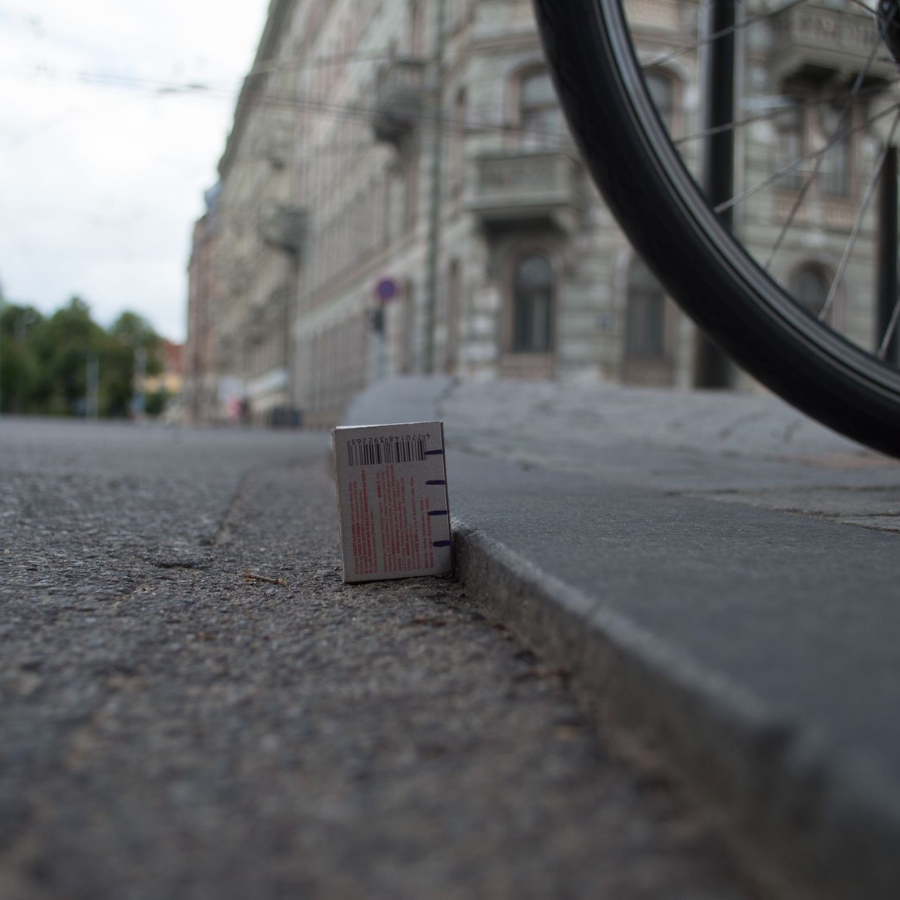 <p>Rīgā vairāk nekā 70 vietās pēc iedzīvotāju lūguma pazeminās ietvju apmales</p>