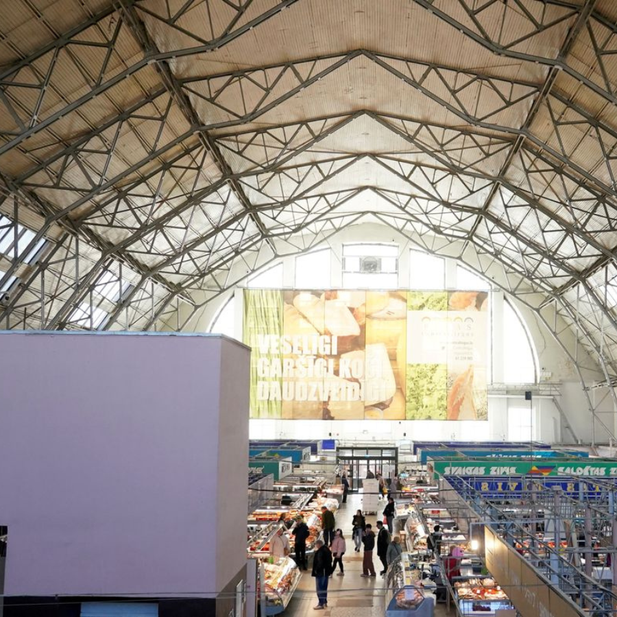 <p>Visiem Rīgas Centrāltirgus gaļas tirgotājiem atrastas tirdzniecības vietas citos paviljonos</p>