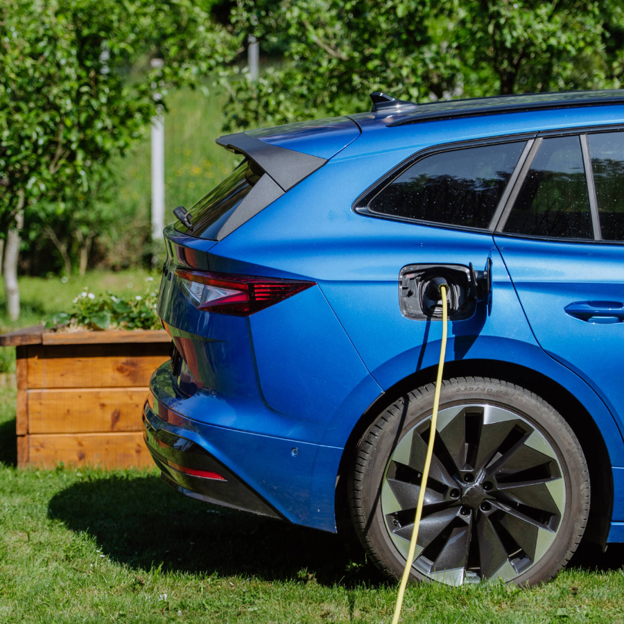<p>Elektroauto tirgus Latvijā turpina attīstīties</p>