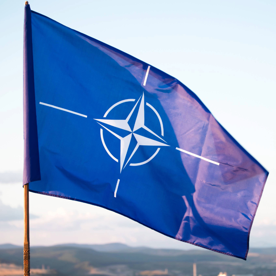<p>Noraida NATO ģenerālskretāra plānu sniegt Ukrainai papildu militāro palīdzību</p>