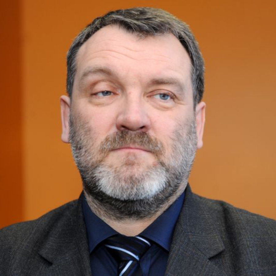 <p>Politologs Juris Rozenvalds: Demokrātiskajās valstīs aizsardzības ministriju vada civilie politiķi</p>