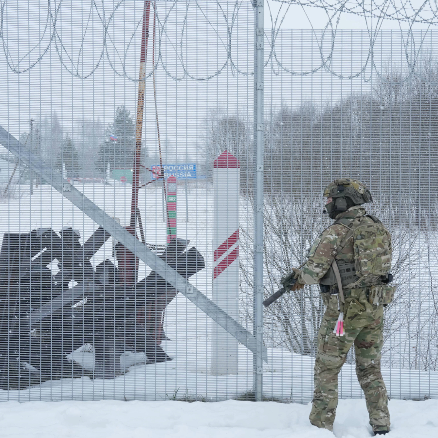 <p>Amatpersonas norāda uz nespēju pilnībā nosegt austrumu robežu</p>