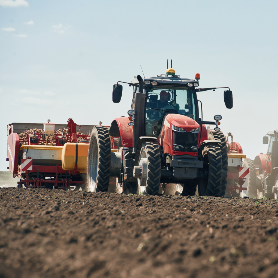 <p>Pavasaris lauksaimniekiem ir labvēlīgs, tomēr sarežģījumus rada citi faktori</p>