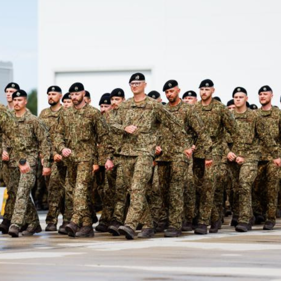 <p>Tuvajos Austrumos izvietotie Latvijas karavīri turpina dienestu, ievērojot dro&scaron;ības pasākumus</p>