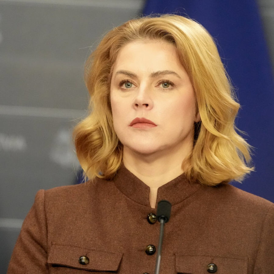 <p>Siliņa: Aptuveni 2000 Latvijas valstspiederīgo AAE ir dro&scaron;ībā</p>