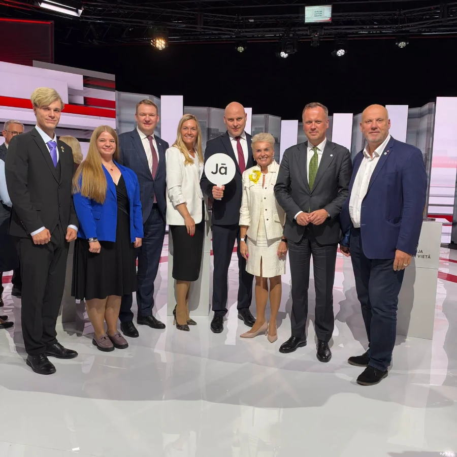 <p>AS sasniedz visu laiku labāko rezultātu Saeimas vēlē&scaron;anās un iegūst 41 mandātu</p>