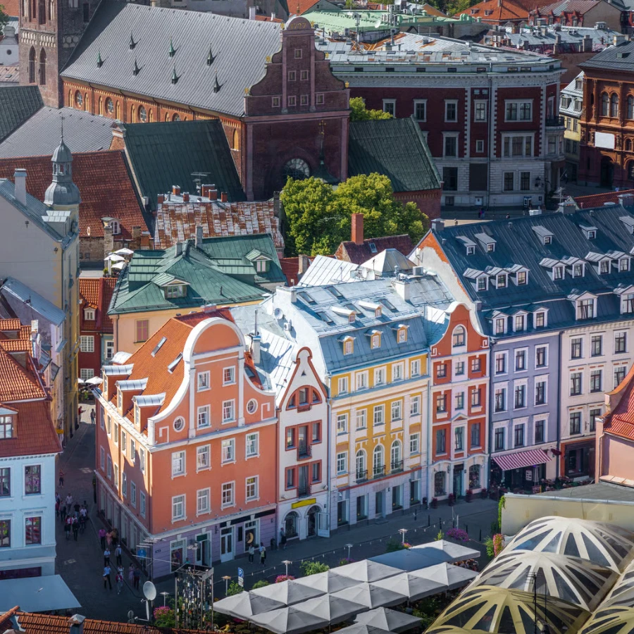 <p>Arhitektūras mēnesī aicina pacelt acis virs ikdienas pelēcības</p>