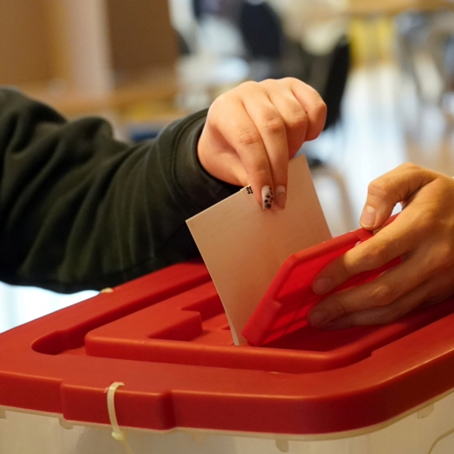 <p>CVK: Balsu nodo&scaron;ana Saeimas vēlē&scaron;anās sākusies bez būtiskiem incidentiem</p>
