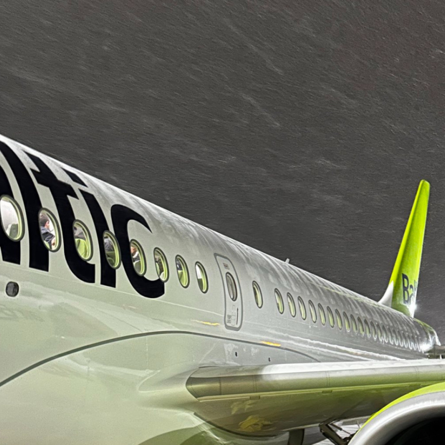 <p>&nbsp;"airBaltic" sāk finan&scaron;u saistību restrukturizāciju; piesaistīs 350 miljonu eiro finansējumu ar aptuveni 12% likmi</p>
